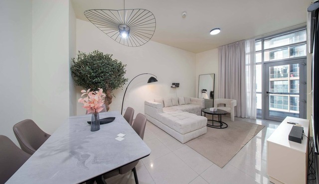Spacious 3BR Dubai Marina | Pool, Sauna & Game Room