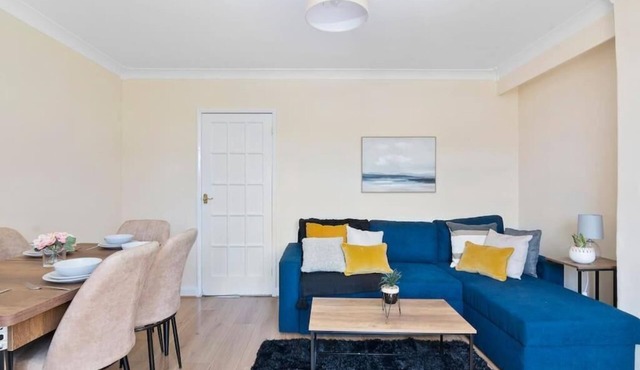 Spacious 3BR House in Enfield N.London with Garden