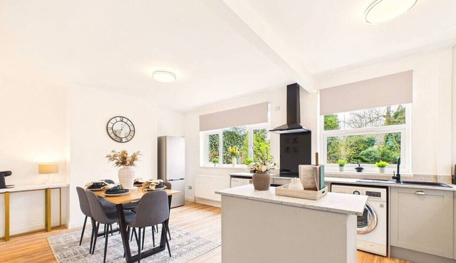 Spacious 3BR House | Parking | Sleeps 6