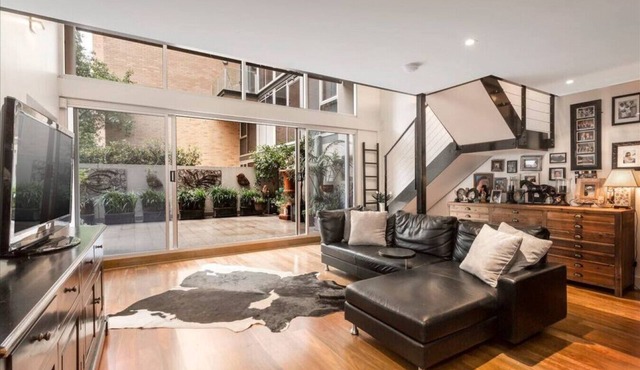 Spacious 4 brm Gem right in the heart of the city