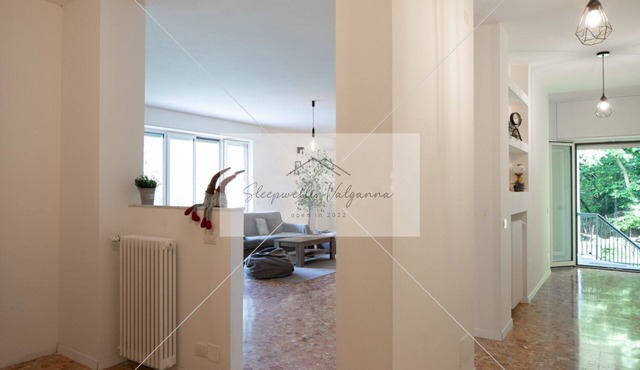 Spacious and bright apartment surrounded by greenery 10 minutes from Varese