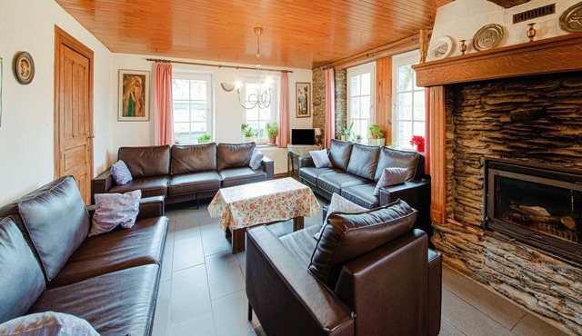 Spacious Farmhouse Retreat
