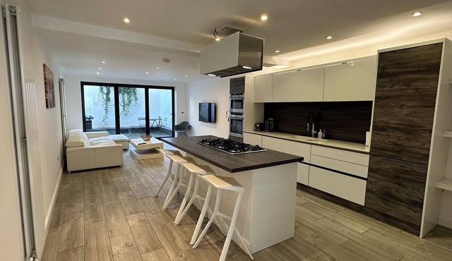 Spacious 4 Bedroom Town House
