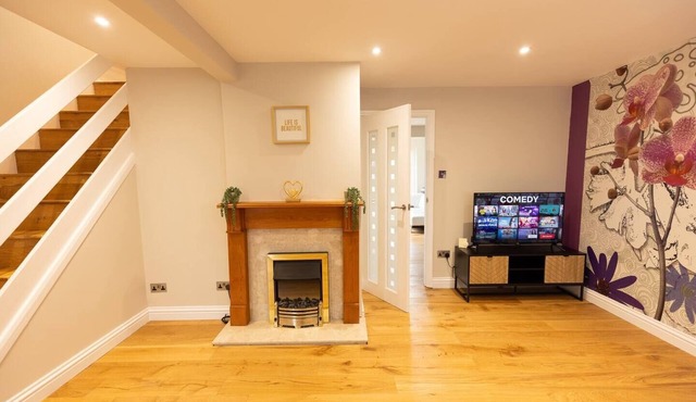 Spacious Home - Free Parking CCTV - Pro's & Families