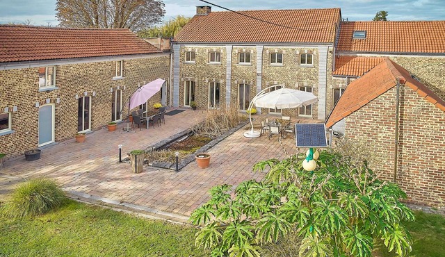 Spacious linked holiday apartment with terrace