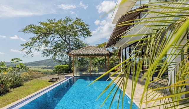 Spacious-Modern 5 Bedroom Villa on 11 acres with Incredible 360 views