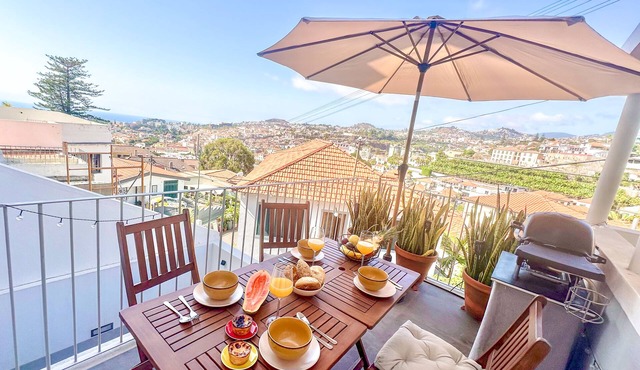Spacious serene 4-bedroom house, central location with garden, terraces, fitness