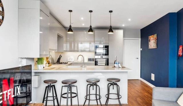Spacious Summer Stay | Beach & Lanes | Sleeps 6