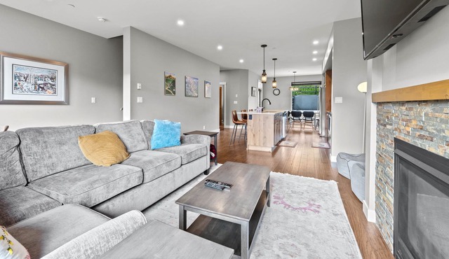 Spacious The 3-bedroom home with ski in/out access to Orient Chair!