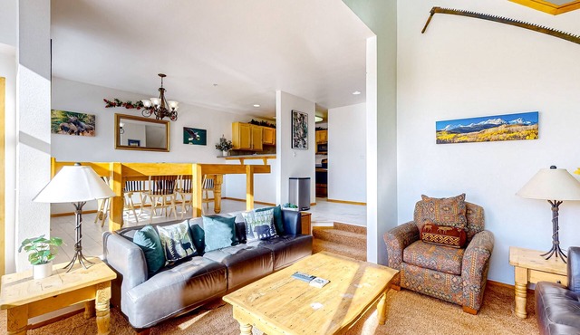 Spacious townhome with private hot tub, decks, stunning views, fireplace, & W/D