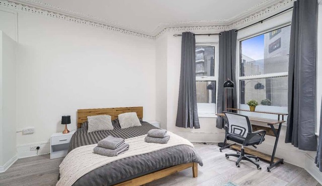 Specious 2BR Family Home | Parking | Sleeps 6