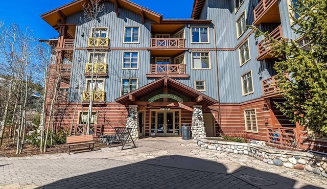 Spectacular Views from 1-bedroom Condo in Copper Mountain Center Village