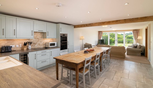 Stable Cottage - Beautiful Family Property in Rural Hampshire