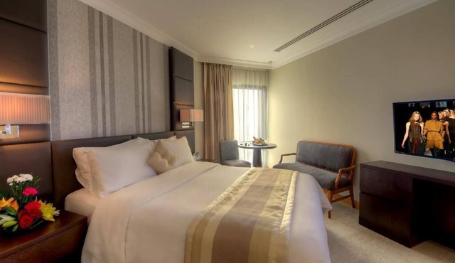 Standard Room Near Palm Strip Mall By Luxury Bookings