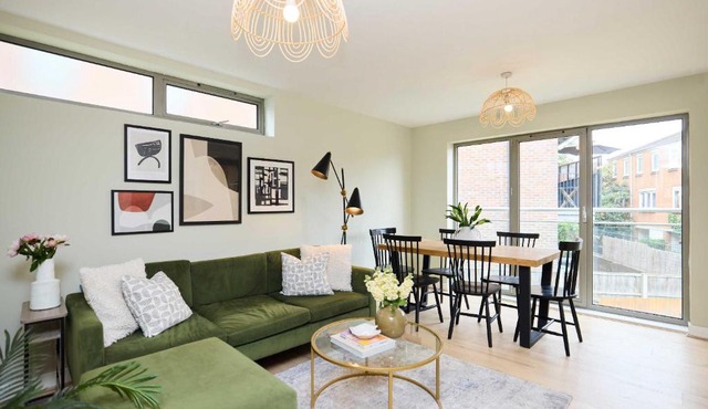 Stoke Newington Olive Velvet Three-Bed