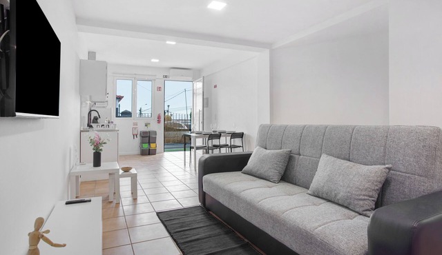Studio Apartment 'Babosas Charm' with Mountain View, Wi-Fi and Air Conditioning