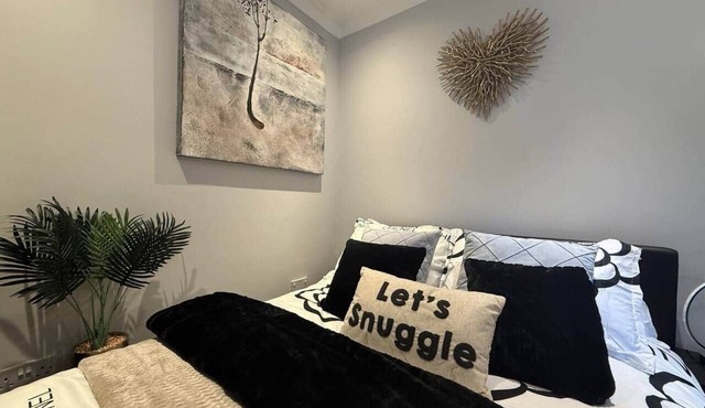 Studio C - Newly renovated private 1 bed studio
