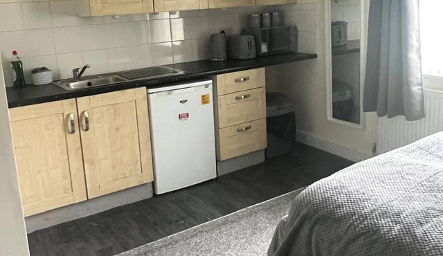 Studio Flat 7, Private Shower & WC With Kitchenette
