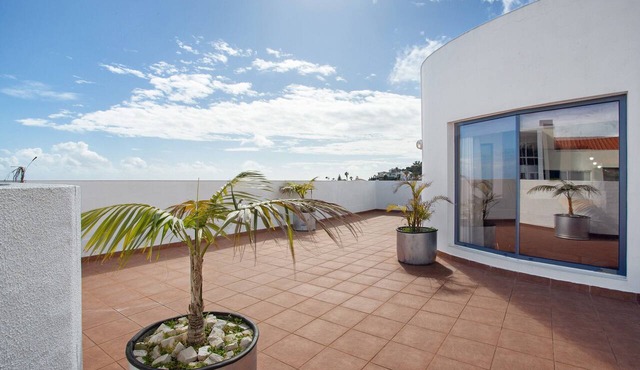 Studio "Lolita with Terrace" – Sea View and Wi-Fi