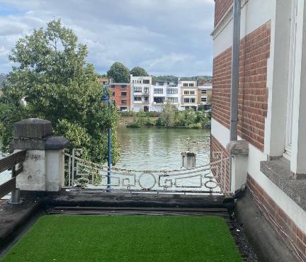 Studio vue sur Meuse