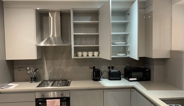 Stunning 2-Bed Apartment in Barking
