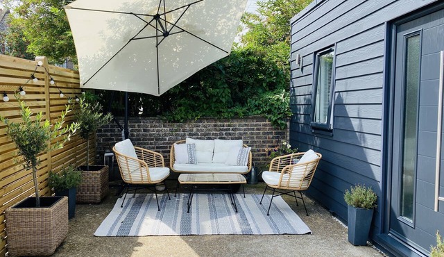 Stunning 2-Bed self contained oasis in Eastbourne