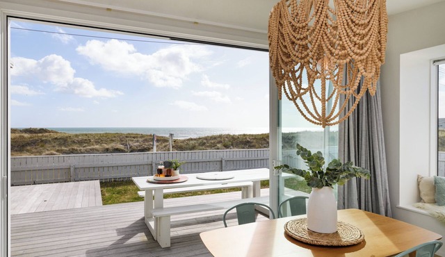 Stunning 3-bedroom beachfront house with the best views
