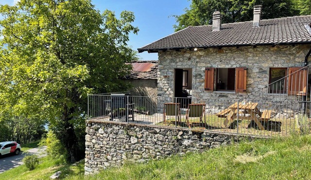 Stunning private villa for 4 guests with WIFI, patio, pets allowed and panoramic view