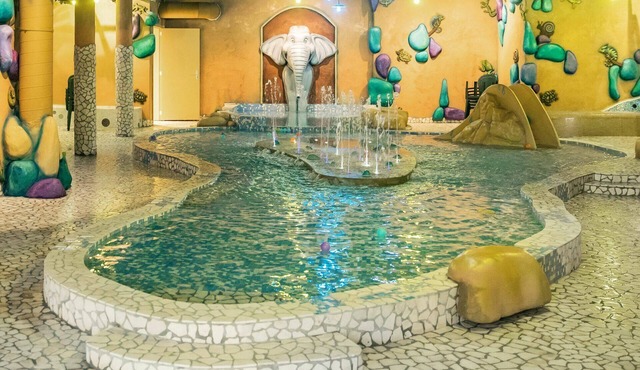 Stunning villa for 4 people with pool, WIFI, TV, terrace and parking