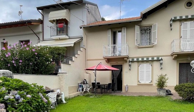 Stunning villa for 4 guests with WIFI, TV, balcony and pets allowed