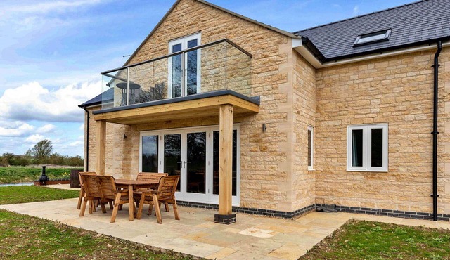 Stunning villa for 6 guests with WIFI and pets allowed