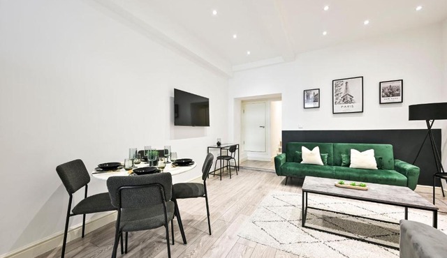 Stylish 1Bed West London Apartment - Near Shops & Tube