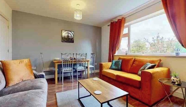 Stylish 2Bed |Perfect for Business |WiFi + Parking
