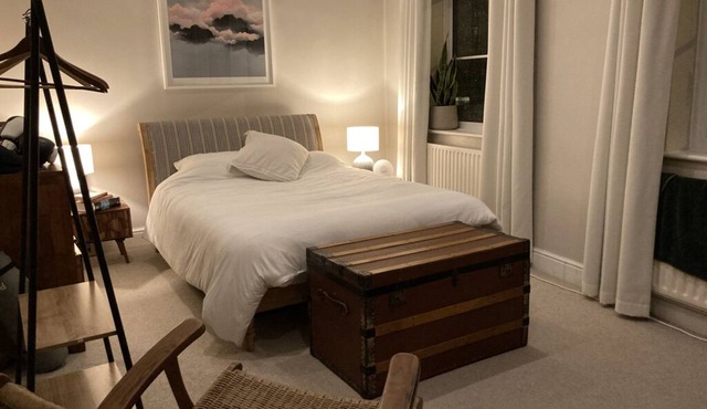 Stylish, cozy 1-bed flat, 2 minutes walk from Victoria Park