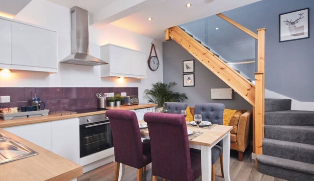 Stylish Duplex nr EMA with Free Gym & Pool Access