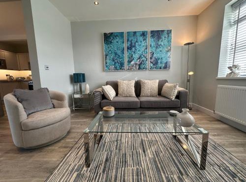 Stylish Home - Sleeps 4 & Free Parking