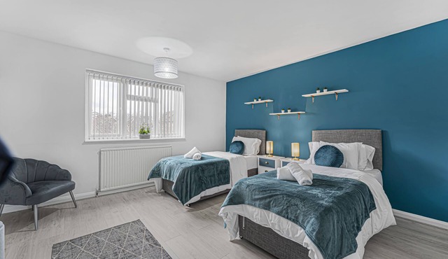 Stylish Hub near Heathrow