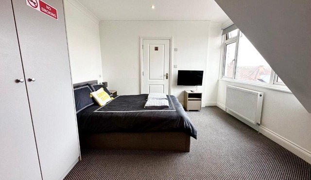 Stylish Modern, Private Apartment,15 Mins To Central London