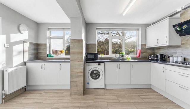 Stylish Nottingham House - Parking - Garden