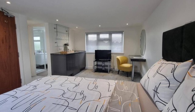 Stylish Suites with kitchenette 6