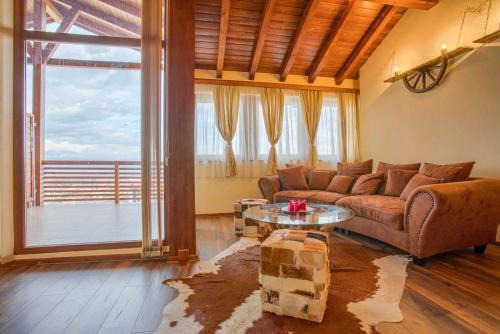 Stylish Two-Level Apartment in Bansko by Flat Mаnаger