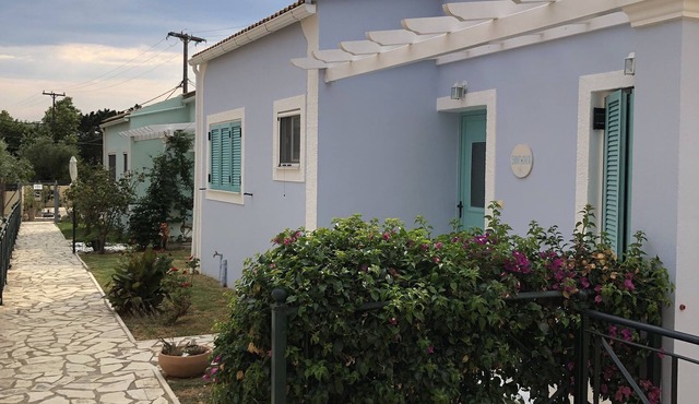Sunflower villa, relaxing holiday close to beaches