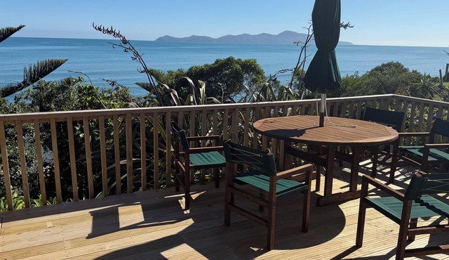 Sunny waterfront cottage in Paekakariki