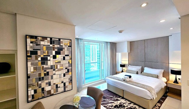 Sunrise Homes - Chic Studio close to Dubai Mall with Canal Views