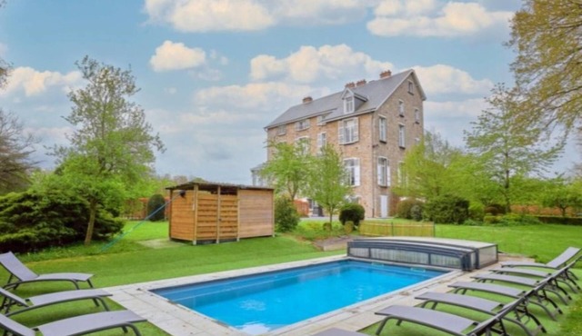 Superb castle with outdoor pool