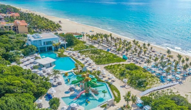 SuperHost Sandos Playacar Kids Eat FREE