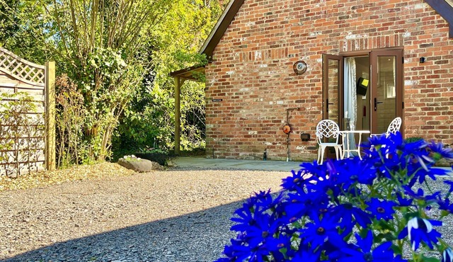 Tadpole Cottage by inspirestays.com - a cottage that sleeps 2 guests in 1 bedroom