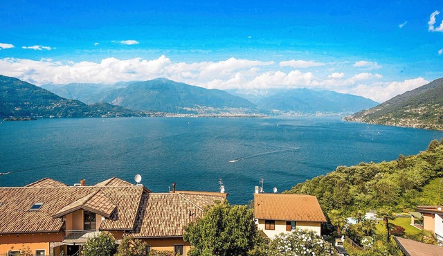 Tastefully furnished vacation apartment in a quiet & sunny panoramic location