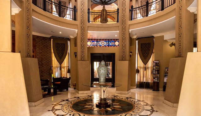 Tayfin Royale Hotel & Restaurant