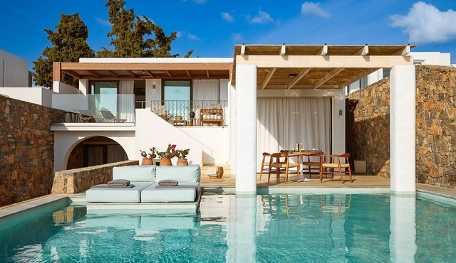 Thalassa Villas - Three-Bedroomed Private Pool Seafront